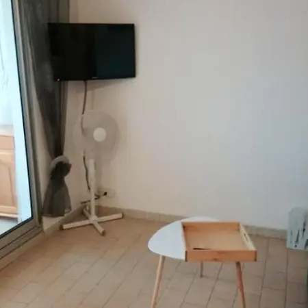Apartment D'une A Avec Magnifique Vue Sur La Mer Et Jardin Clos *