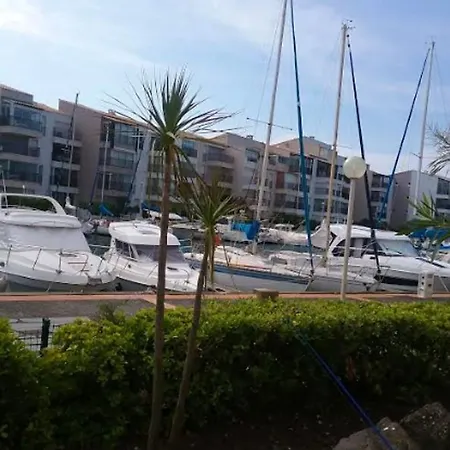 D'une A Avec Magnifique Vue Sur La Mer Et Jardin Clos Apartment